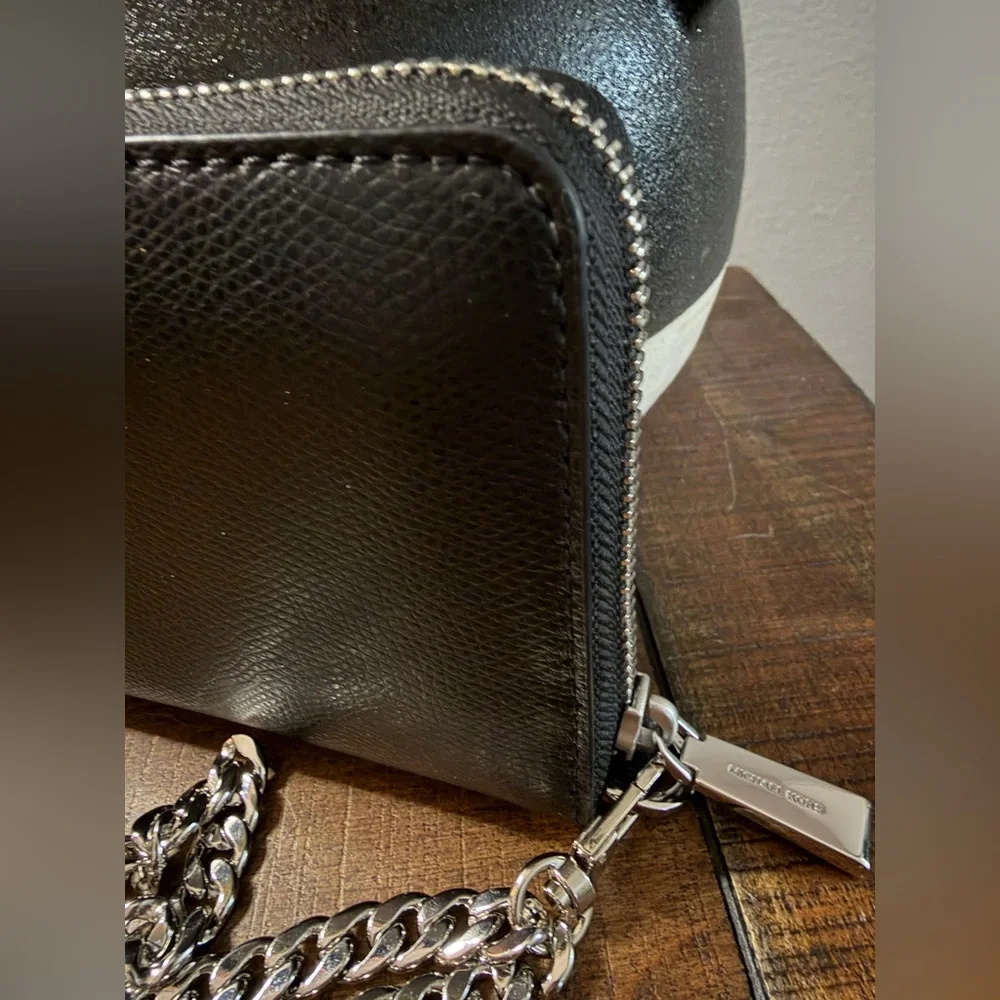 Michael Kors Jet Set Continental Wristlet - Picture 6 of 12